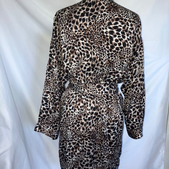VICTORIA SECRET Silk Cheetah Print Tassel Closure Robe - Picture 4 of 6